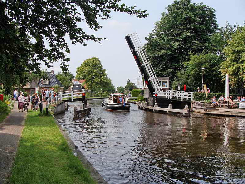 Kalenberg, brug bij de dorpskern, 14-7-2013