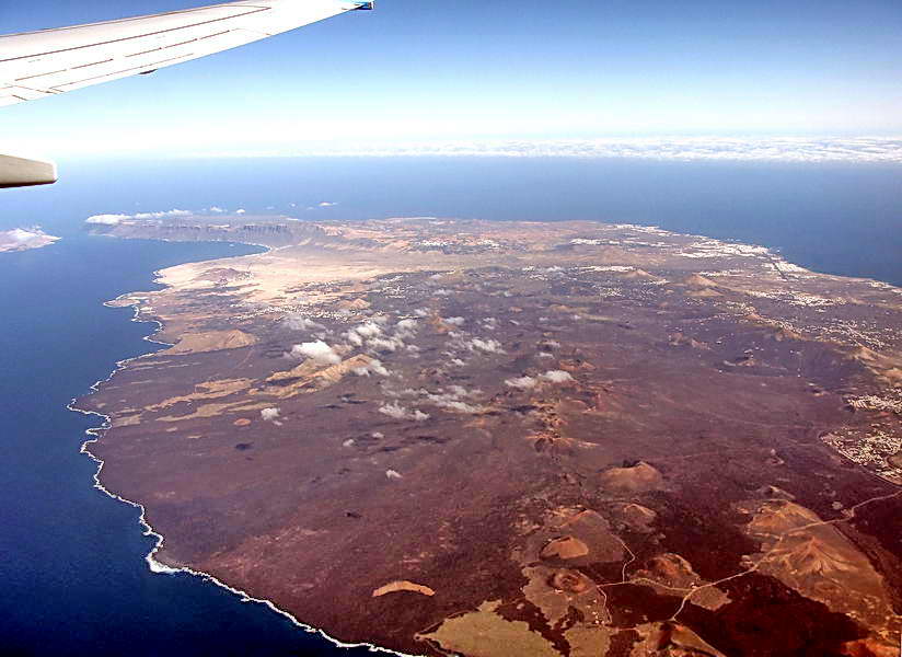 Boven Lanzarote vanuit vliegtuig, 13-2-2014