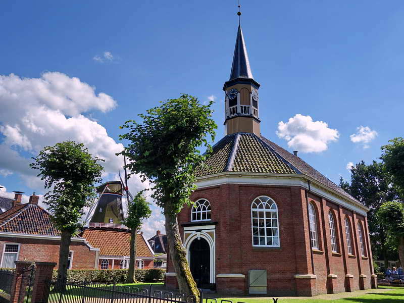 Onderdendam, hervormde kerk en molen Hunsingo, 6-8-2017
