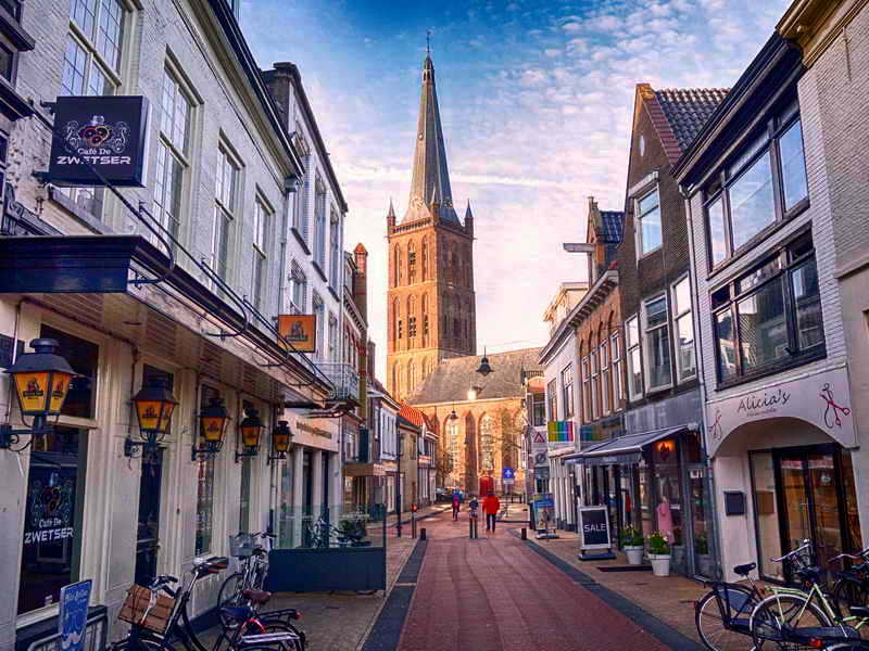 Steenwijk, Neerwoldstraat en Grote Kerk, 30-1-2018 Steenwijk, Neerwoldstraat en Grote Kerk, 30-1-2018