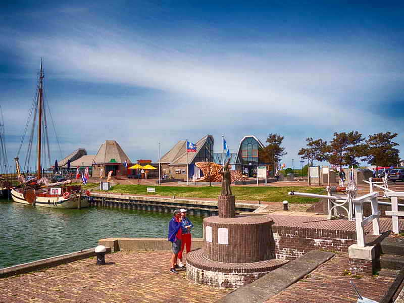 Stavoren, met het Vrouwtje van Stavoren, 4-7-2019