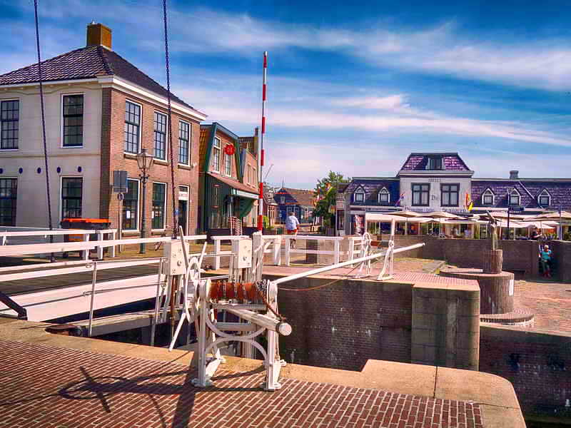 Stavoren, met het Vrouwtje van Stavoren, 4-7-2019