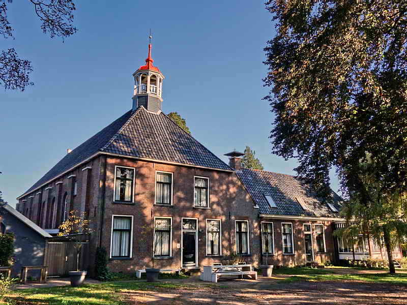 Kiel-Windeweer, vroegere kerk en pastorie, sinds 2000 horecabedrijf, 30-10-2019