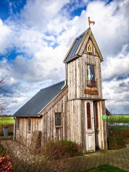 Kallenkote, Kallenkerkje, 29-1-2020. Het Kallenkerkje heet ter plaatse het kleinste kerkje van Nederland te zijn. Kallenkote, Kallenkerkje, 29-1-2020. Het Kallenkerkje heet ter plaatse het kleinste kerkje van Nederland te zijn.