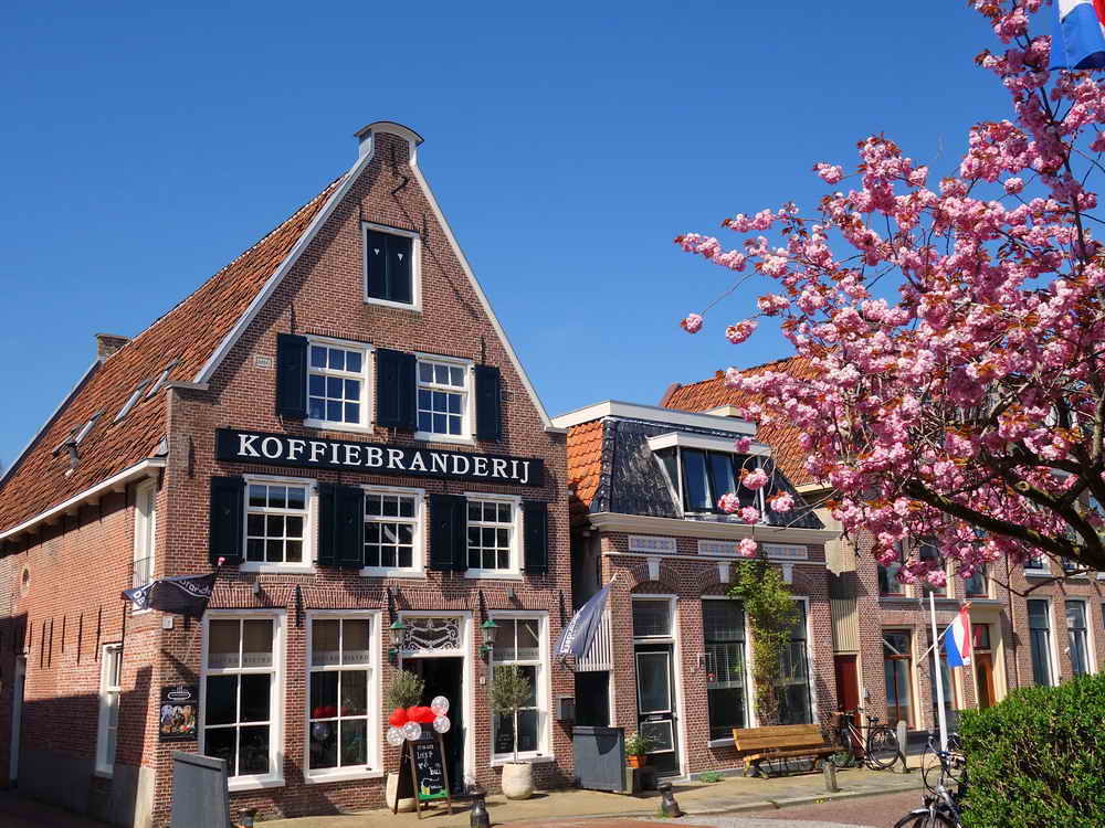 Dokkum, bistro 'De Koffiebranderij', 22-4-2022
