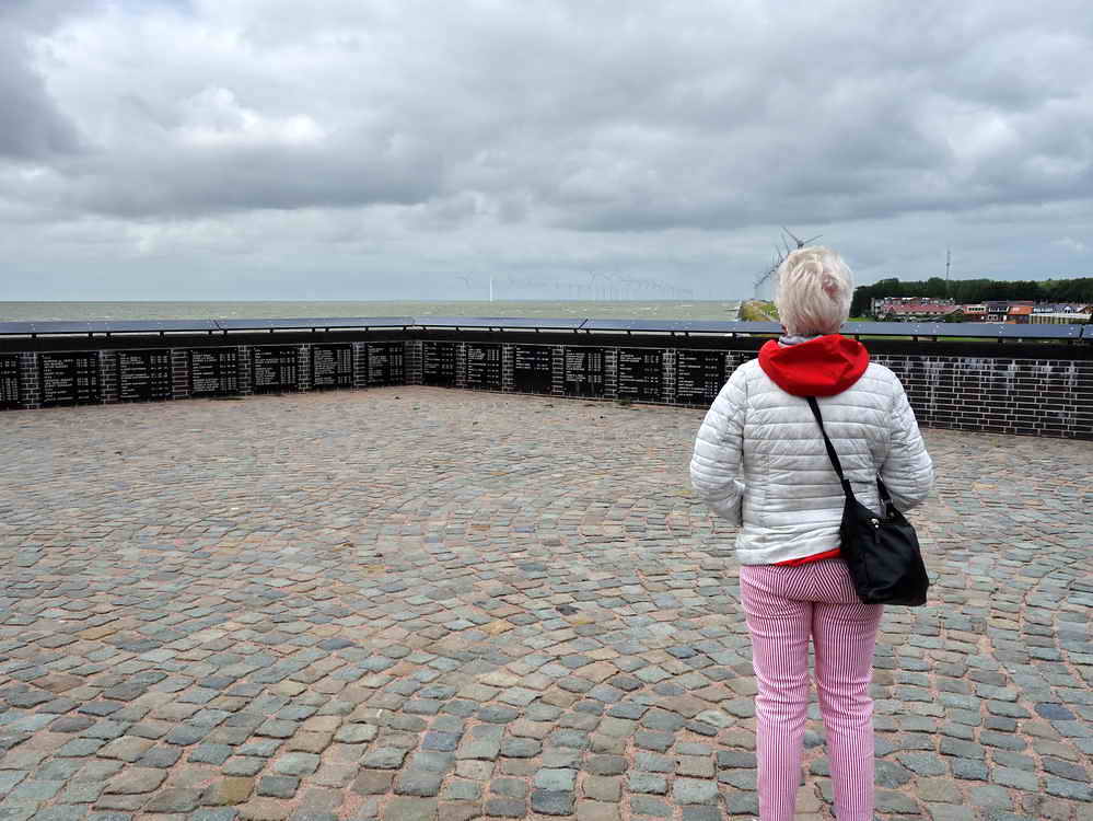Urk, bij Vissersmonument, 7-7-2022