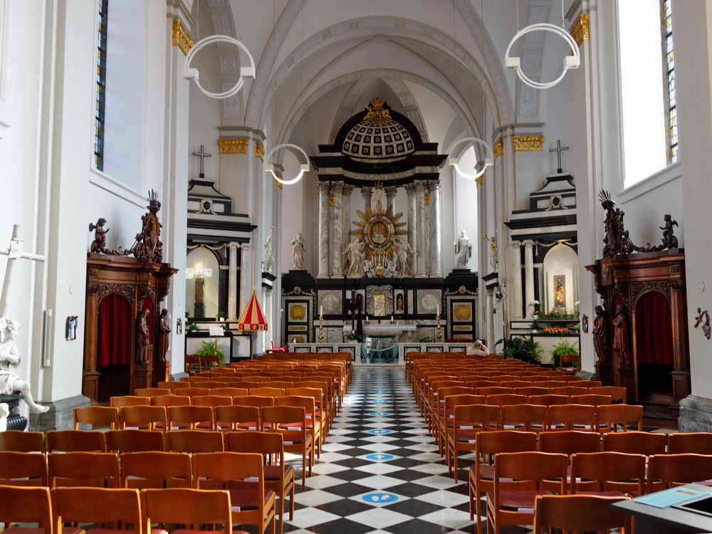 Hasselt, interieur Virga Jessebasiliek of Onze-Lieve-Vrouwekerk, 10-3-2022 Hasselt, interieur Virga Jessebasiliek of Onze-Lieve-Vrouwekerk, 10-3-2022