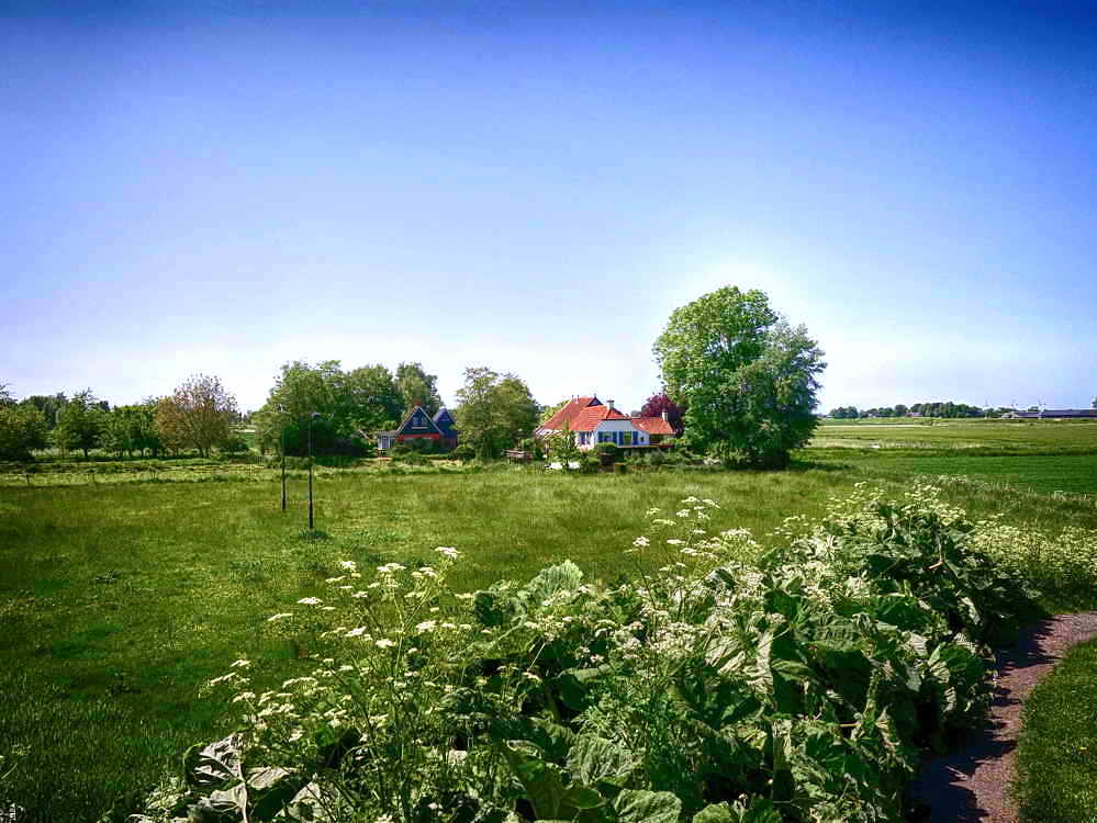 Ezinge, huisje bij ijsbaan, 25-5-2026