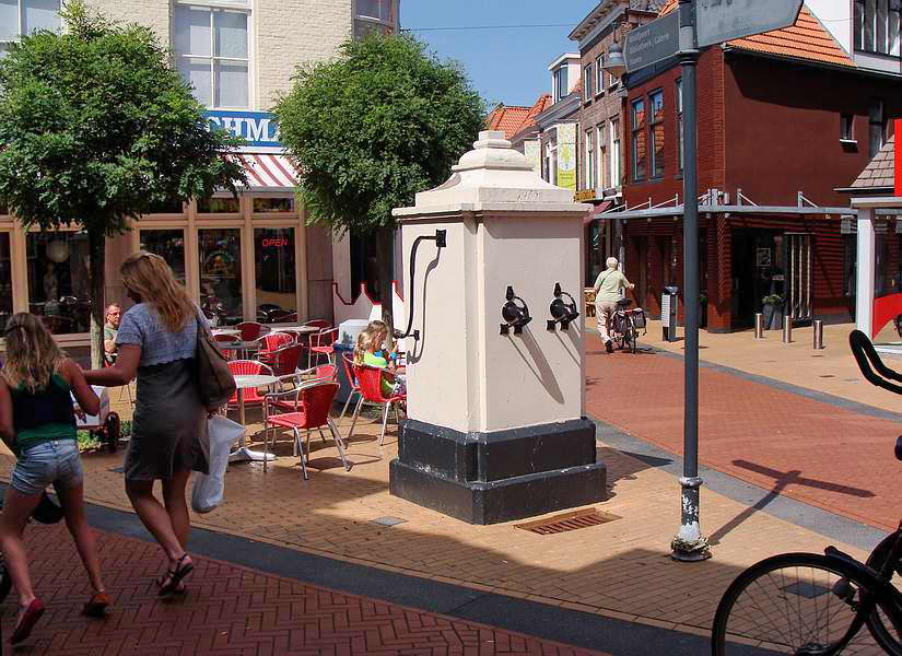 Steenwijk, stadspomp, 3-8-2013 Steenwijk, stadspomp, 3-8-2013