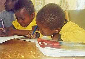 Marijke met &eacute;&eacute;n van haar pupillen